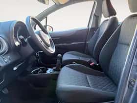 Toyota Yaris (2014) thumbnail 14