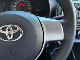 Toyota Yaris (2014) thumbnail 19