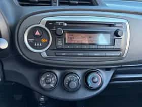 Toyota Yaris (2014) thumbnail 20