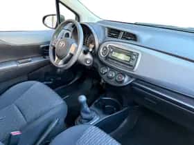 Toyota Yaris (2014) thumbnail 23