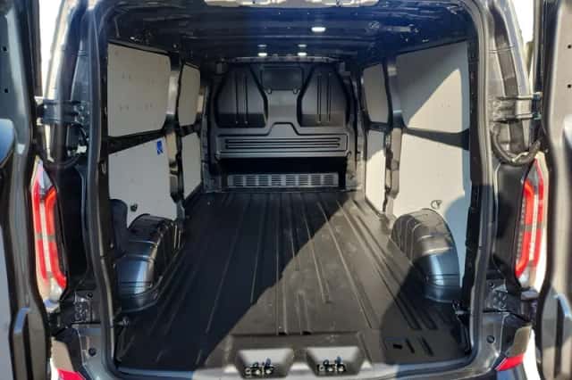 Ford E-Transit Custom (2026) thumbnail 13