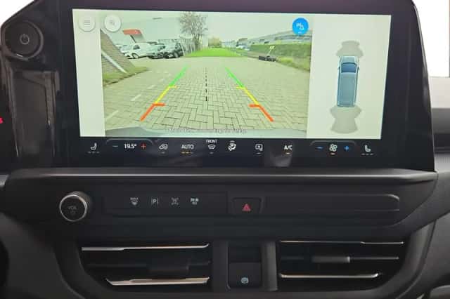 Ford E-Transit Custom (2026) thumbnail 26