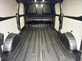 Ford Transit Custom (2024) thumbnail 24