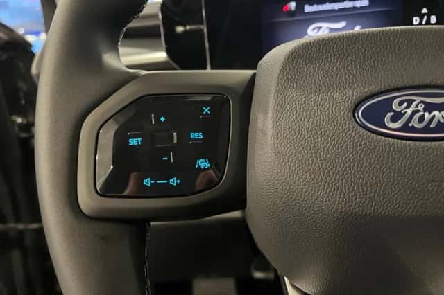 Ford Explorer (2026) thumbnail 15