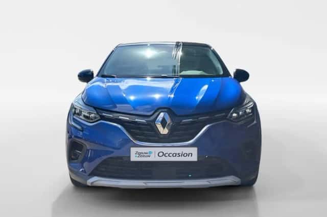 Renault Captur (2022) thumbnail 2