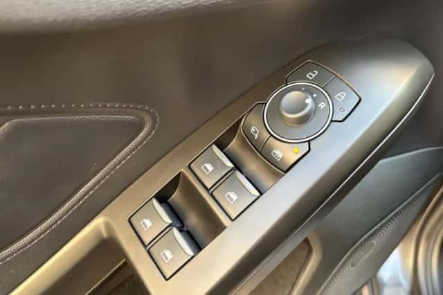Ford Focus (2024) thumbnail 12
