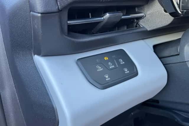 Ford Explorer (2026) thumbnail 25