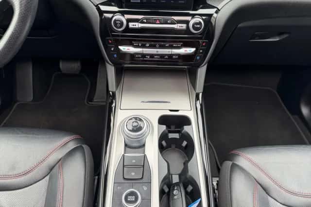 Ford Explorer (2022) thumbnail 26