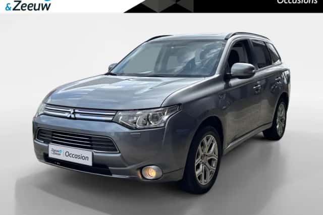 Mitsubishi Outlander (2013) thumbnail 1