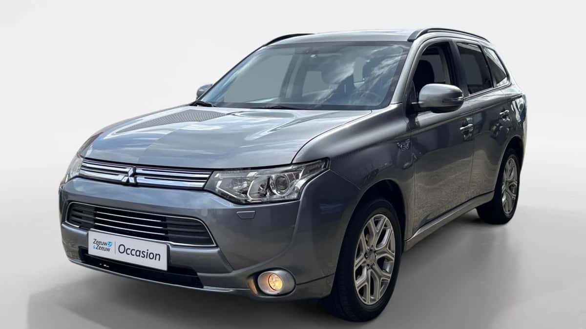 Mitsubishi Outlander (2013) — foto 1