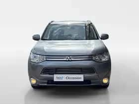 Mitsubishi Outlander (2013) thumbnail 2