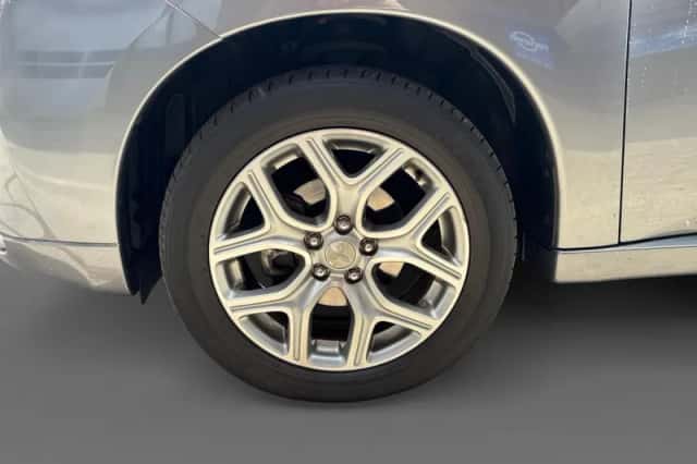 Mitsubishi Outlander (2013) thumbnail 11