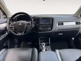 Mitsubishi Outlander (2013) thumbnail 14