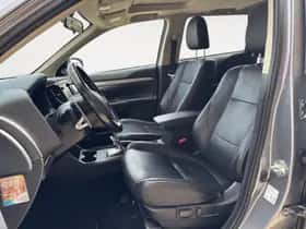 Mitsubishi Outlander (2013) thumbnail 15
