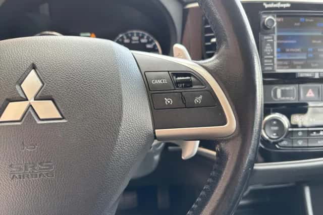 Mitsubishi Outlander (2013) thumbnail 19