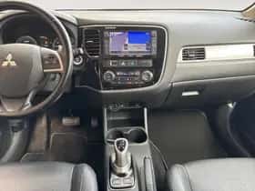 Mitsubishi Outlander (2013) thumbnail 21