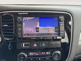 Mitsubishi Outlander (2013) thumbnail 22