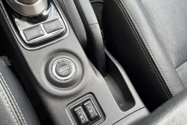 Mitsubishi Outlander (2013) thumbnail 25