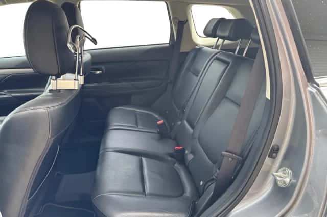 Mitsubishi Outlander (2013) thumbnail 26