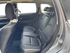 Mitsubishi Outlander (2013) thumbnail 26