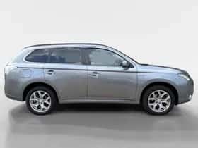 Mitsubishi Outlander (2013) thumbnail 4