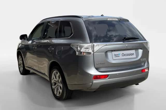 Mitsubishi Outlander (2013) thumbnail 9