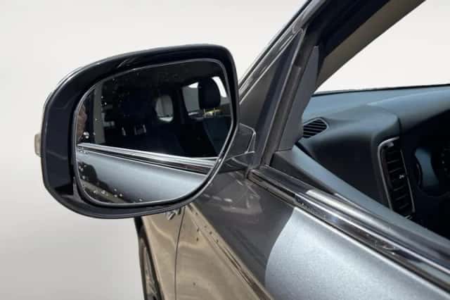 Mitsubishi Outlander (2013) thumbnail 10