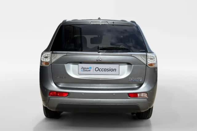 Mitsubishi Outlander (2013) thumbnail 6