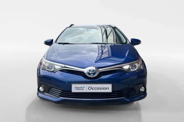 Toyota Auris (2017) thumbnail 2
