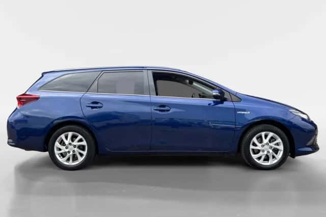 Toyota Auris (2017) thumbnail 4