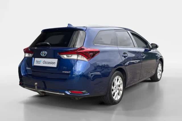 Toyota Auris (2017) thumbnail 5