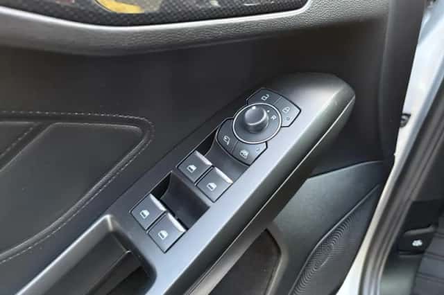 Ford Focus (2023) thumbnail 11