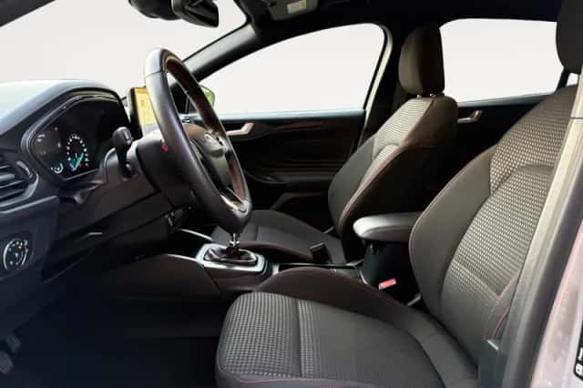 Ford Focus (2023) thumbnail 12