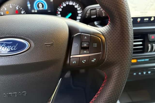 Ford Focus (2023) thumbnail 17