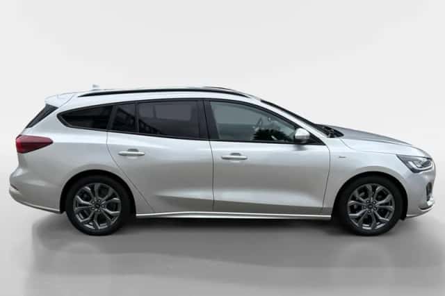 Ford Focus (2023) thumbnail 4
