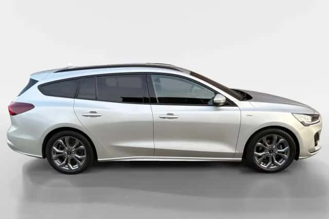 Ford Focus (2023) thumbnail 4