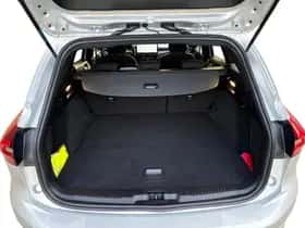 Ford Focus (2023) thumbnail 7