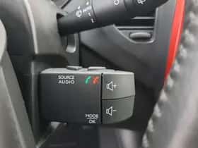 Renault Captur (2015) thumbnail 21