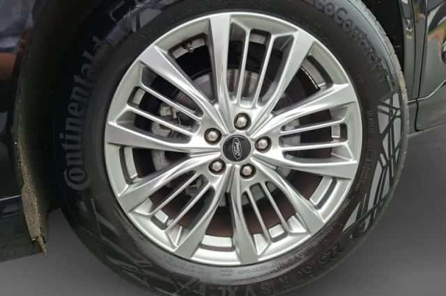 Ford Kuga (2022) thumbnail 2