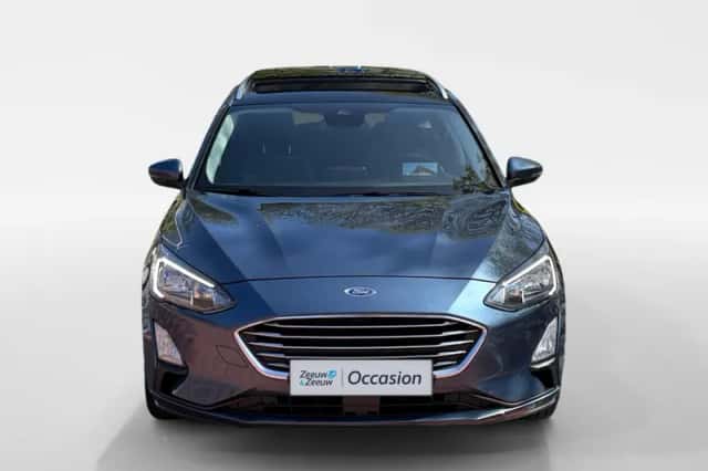 Ford Focus (2021) thumbnail 2