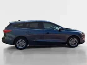 Ford Focus (2021) thumbnail 4