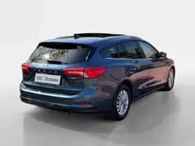 Ford Focus (2021) thumbnail 5