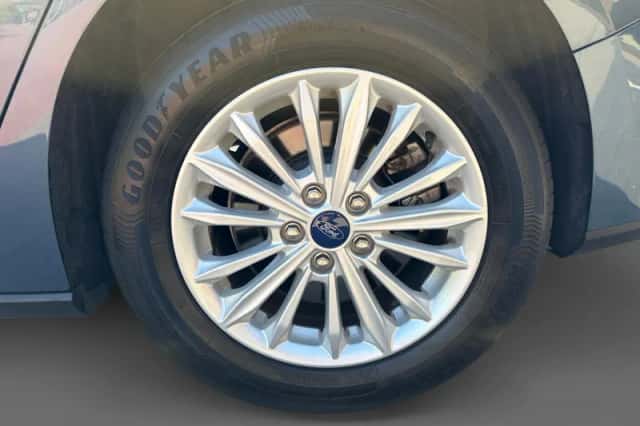 Ford Focus (2021) thumbnail 8
