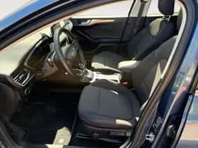 Ford Focus (2021) thumbnail 9