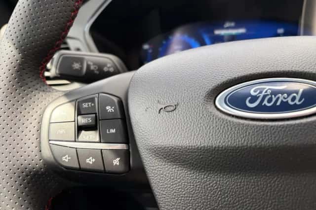 Ford Kuga (2023) thumbnail 14