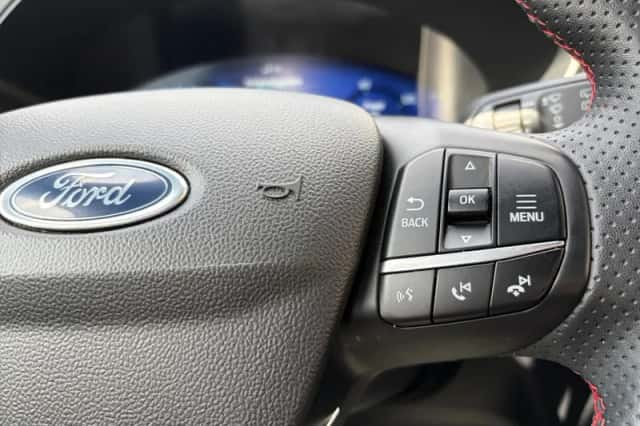 Ford Kuga (2023) thumbnail 15
