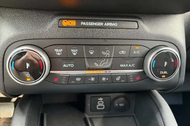 Ford Kuga (2023) thumbnail 17