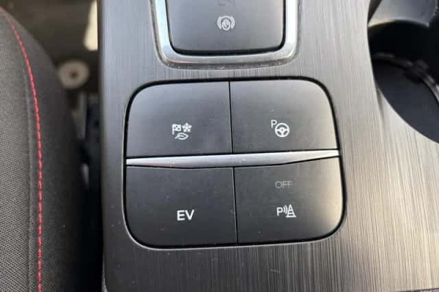 Ford Kuga (2023) thumbnail 23