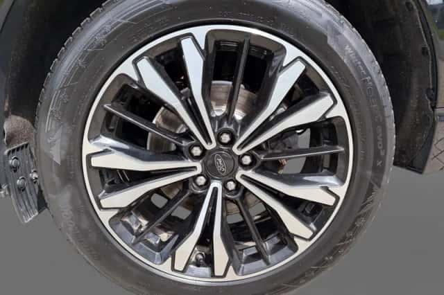 Ford Kuga (2023) thumbnail 8