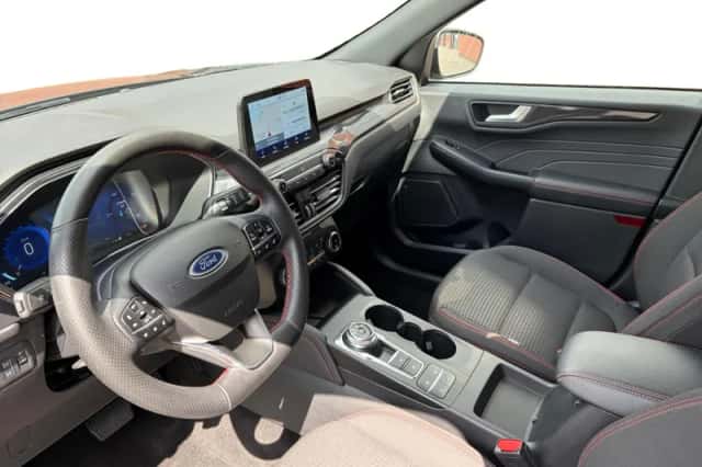 Ford Kuga (2023) thumbnail 10